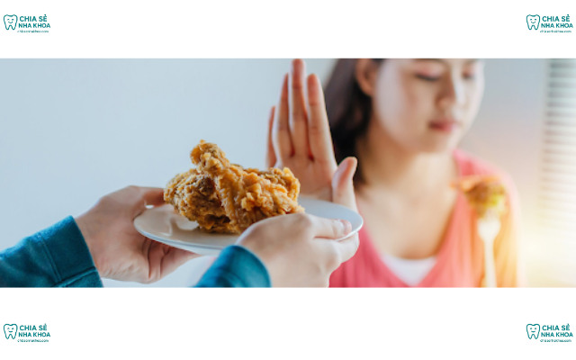 Làm Răng Sứ Có Ăn Được Đồ Cứng Không? Bí Quyết Giữ Răng Bền Bỉ